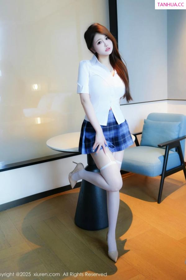甜妮  [XiuRen]高清写真图 2025.10.10 No.10849 甜妮 白色丝袜第24张图片